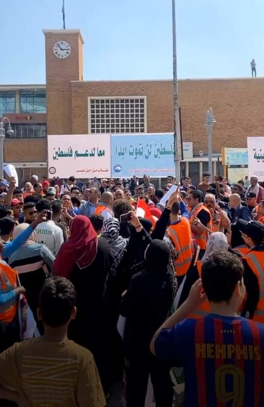 توافد آلاف السكندريين على ميدان "سيدي جابر" لبدء مظاهرات دعم الشعب الفلسطيني (صور)
 منذ أقل من دقيقتين